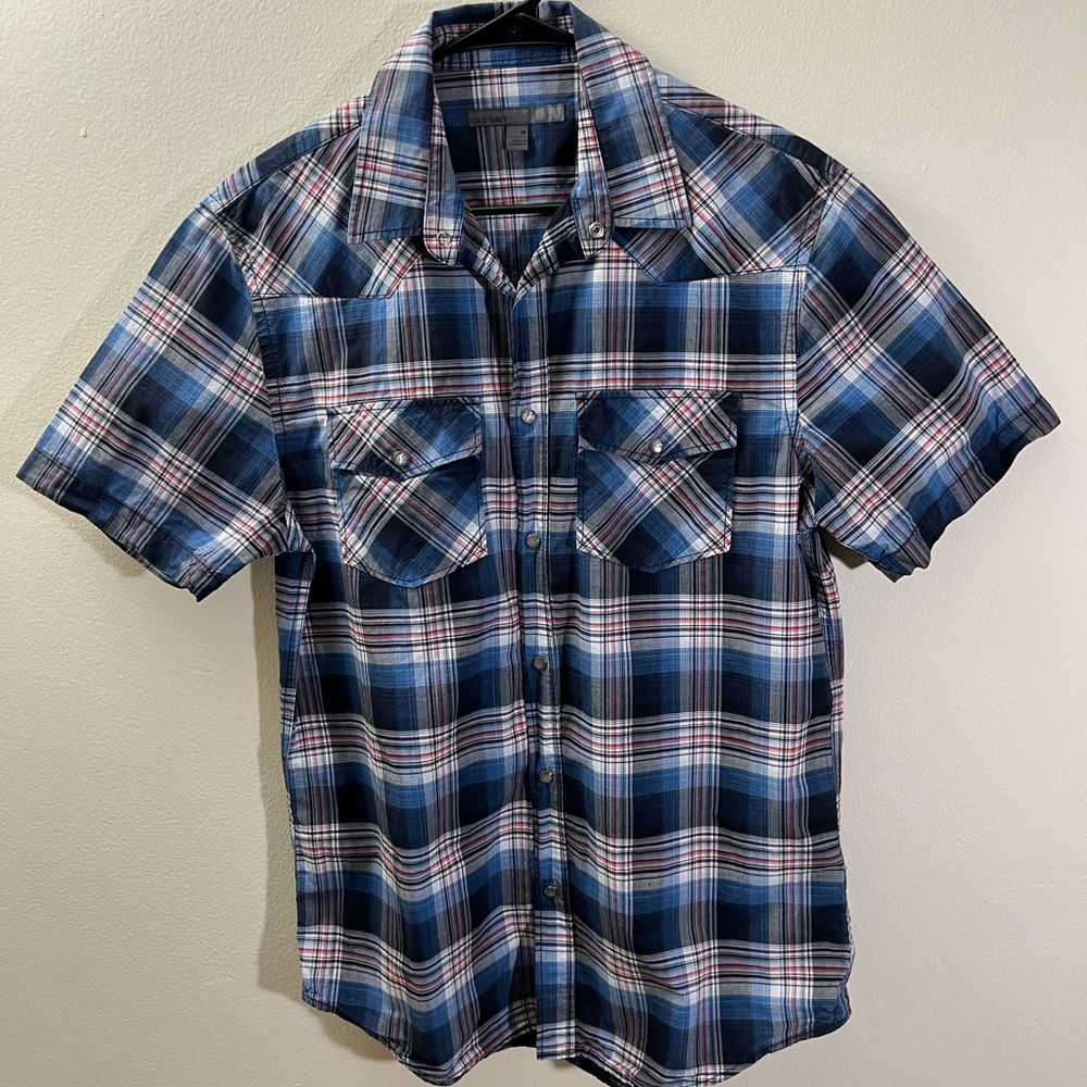 H&M, Medium